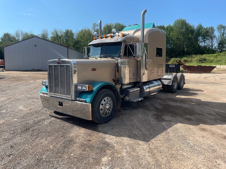 2004-peterbilt-379-image-1