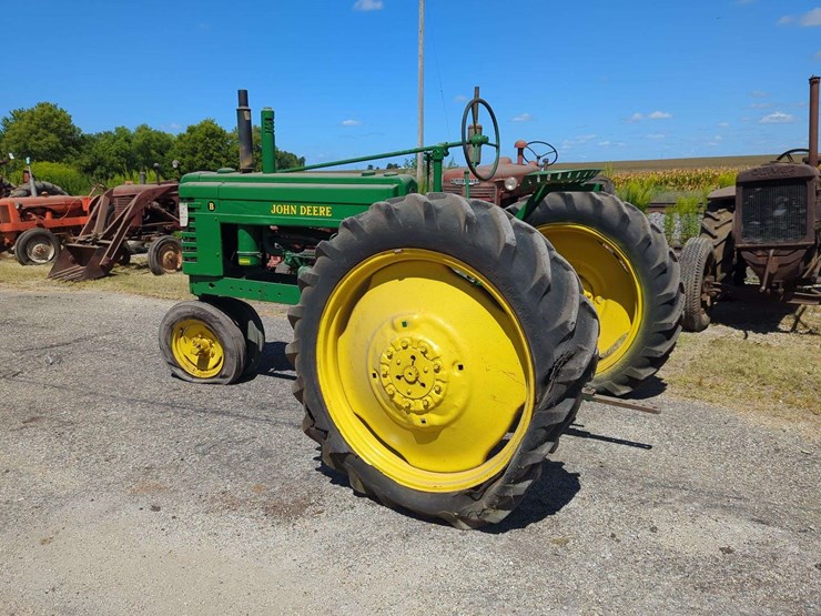 john-deere-b-image-9