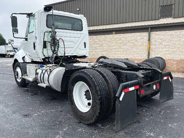 2016-international-prostar-image-2