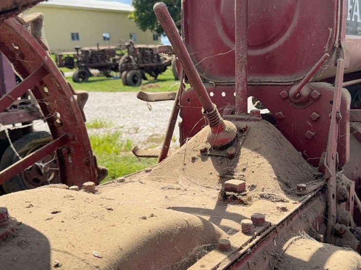 farmall-f-12-image-25