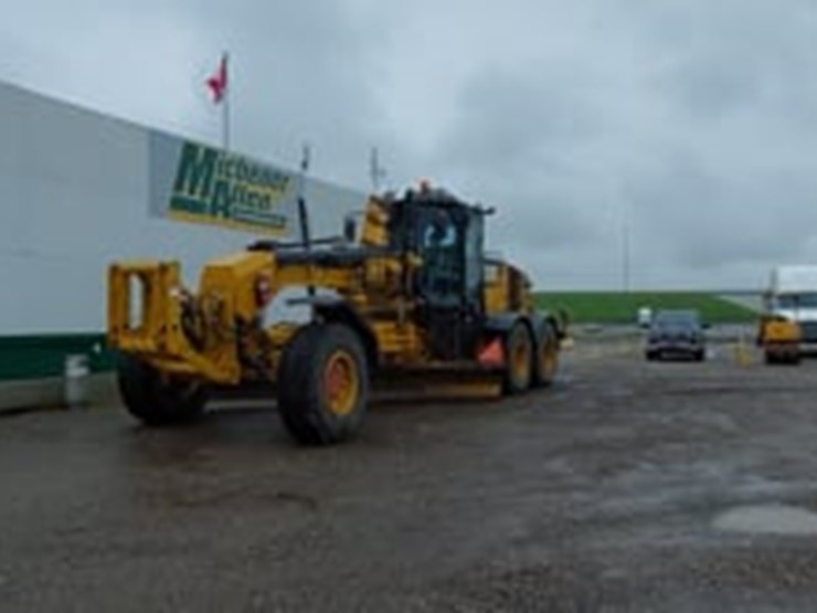 2015-caterpillar-160m-awd-image-5