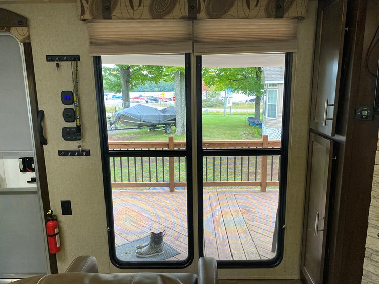 #3304-•-2016-cherokee-limited-274vfk-camper-(has-wi-title)-(three-lakes,-wi)-image-48