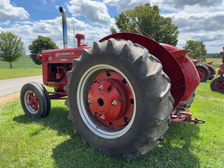 farmall-w-9-image-7