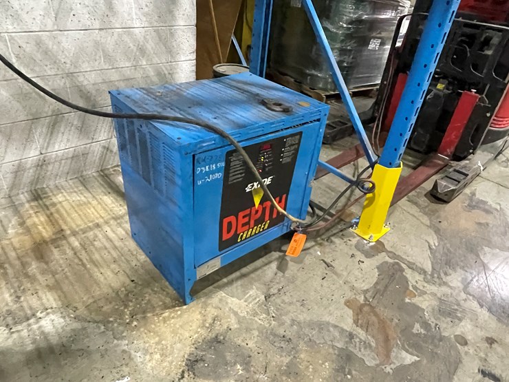 #7159-•-exude-depth-charger-forklift-battery-charger-image-3