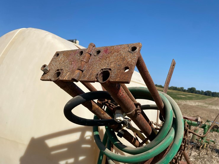 field-sprayer-image-12