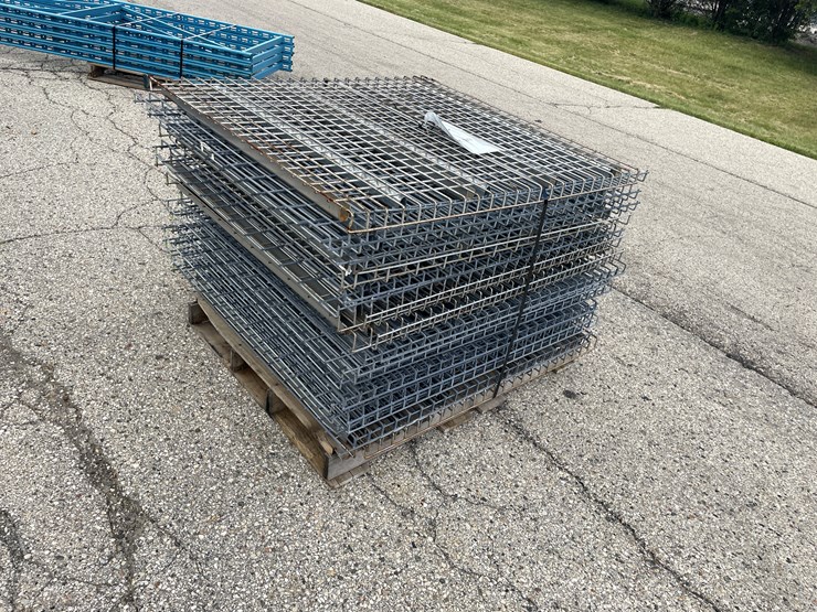 #1381-•-(30)-pallet-racking-grates-image-1