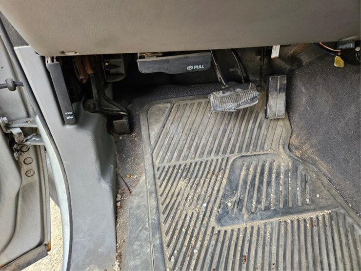 2001-ford-f250-image-14