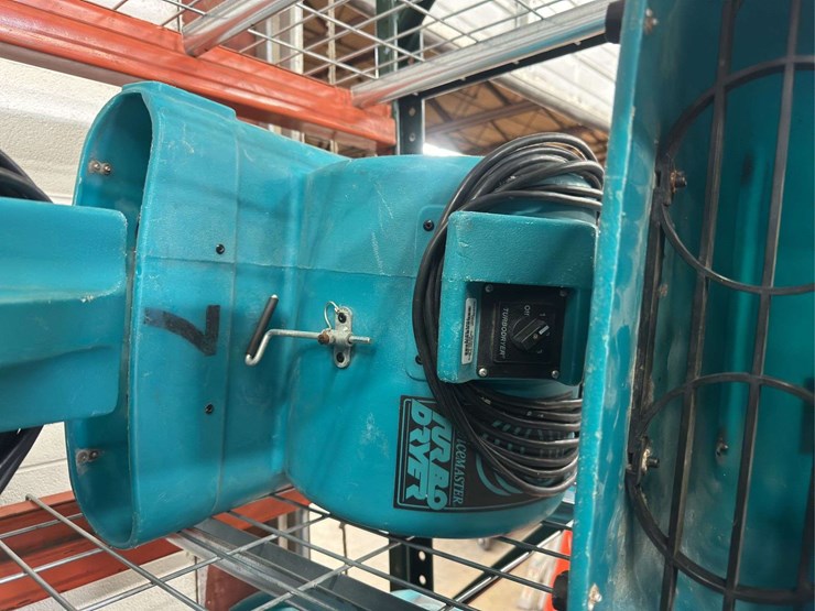 (2)-service-master-turbo-dryers-image-2