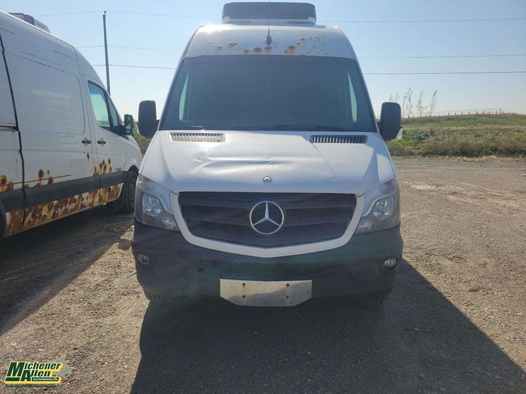 2015-mercedes-benz-sprinter-2500-image-7