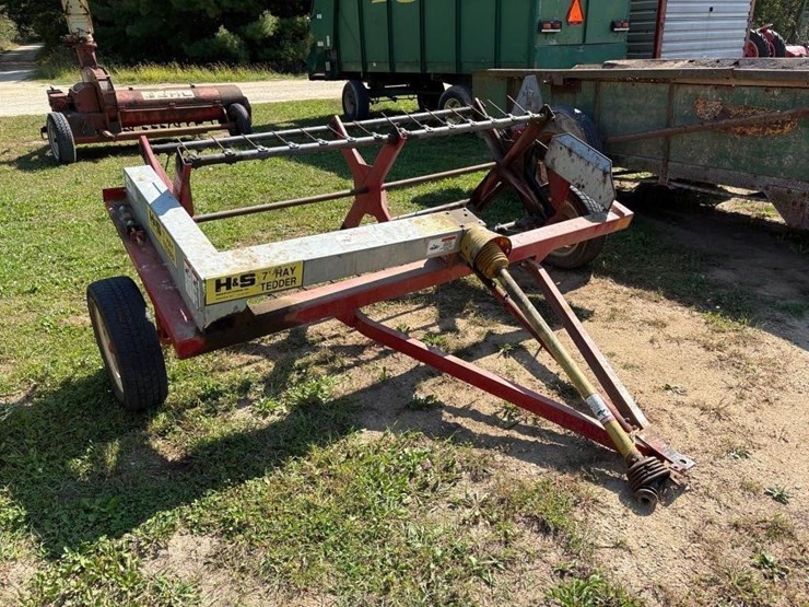 h&s-7'-hay-tedder-image-1