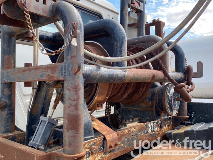 2000-mack-ch613-image-12