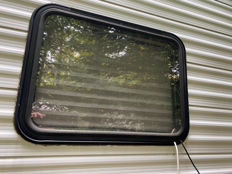 #3302-•-2004-k2-incorporated-sportsman-3803-camper-has-wi-title-(three-lakes,-wi)-image-29