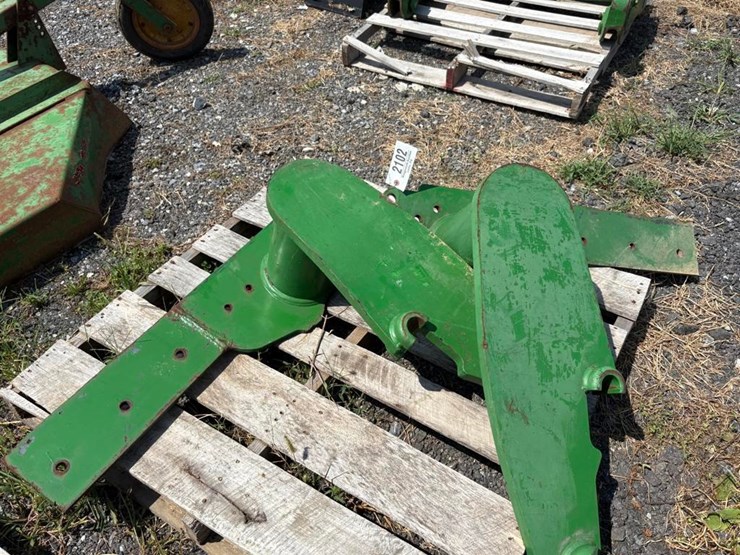 jon-deere-loader-brackets-(pair)-image-1