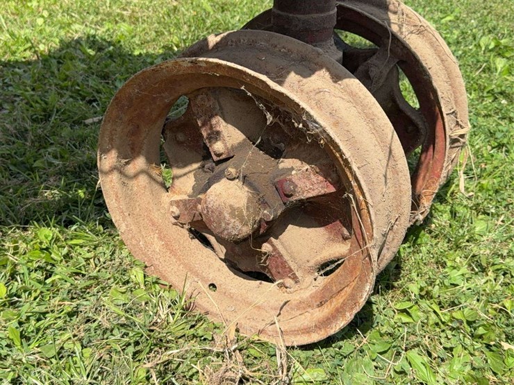 farmall-f-20-image-14