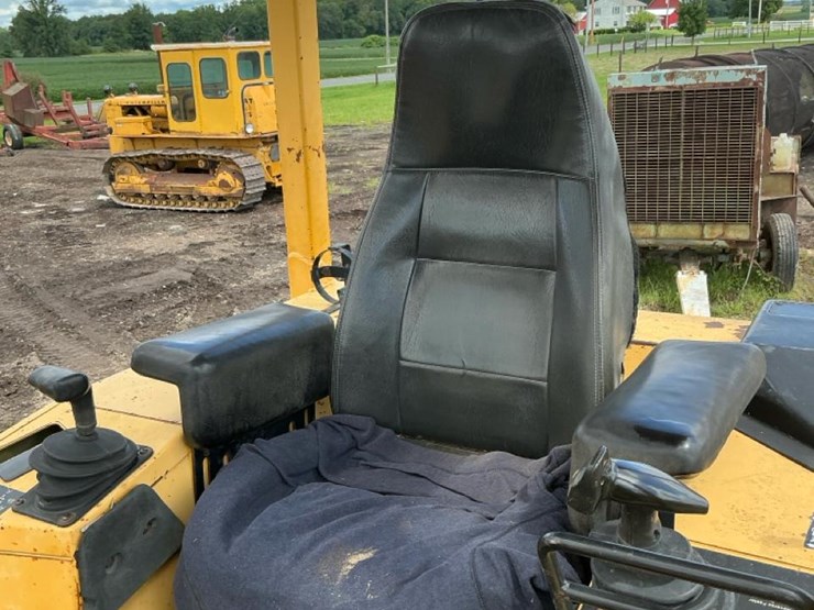 2002-deere-700h-image-58