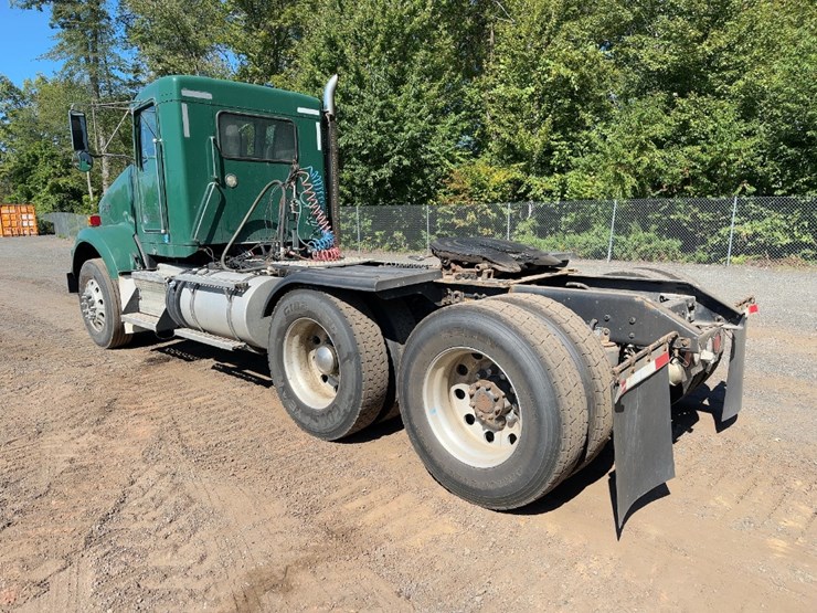 2015-kenworth-t800-image-3