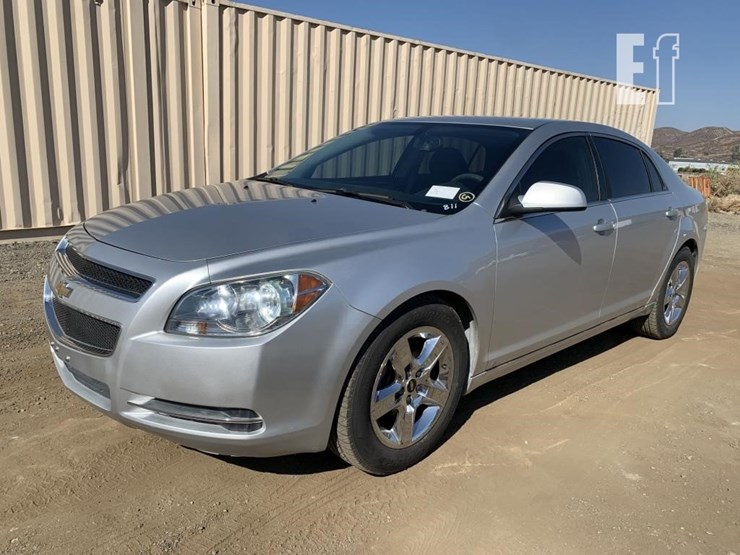 2010-chevrolet-malibu-lt-sedan-image-1