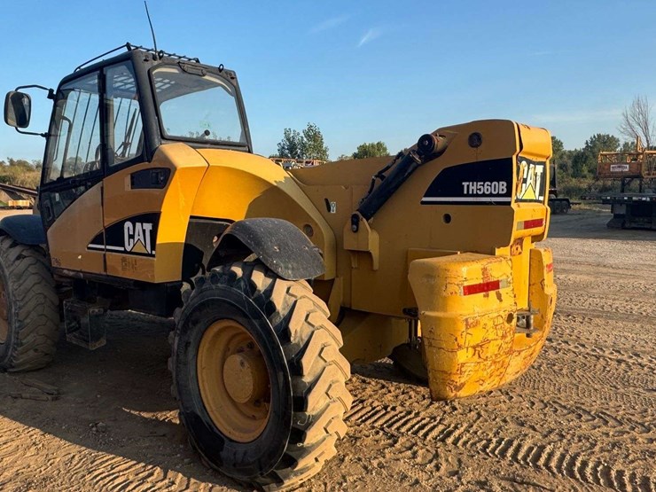 2004-caterpillar-th560b-image-7