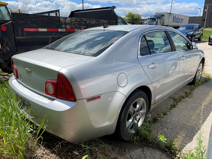 #8006-•-2009-chevy-malibu-car-(with-wi-title)-image-4