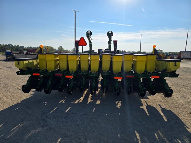 john-deere-1730-image-4