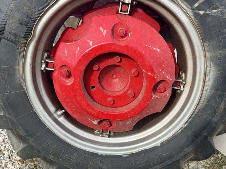 farmall-140-with-belly-mower-image-25