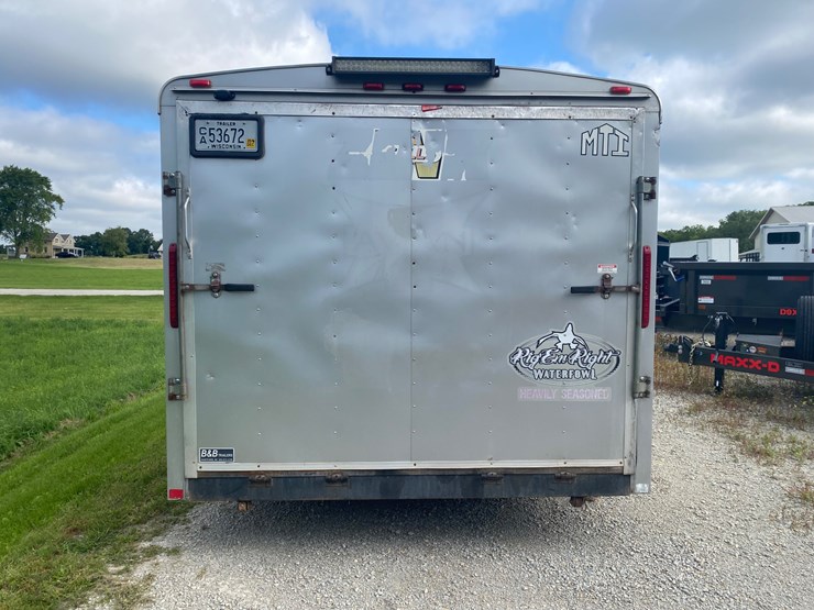 #3014-•-2011-middlebury-trailers-20'-tandem-axle-enclosed-trailer-(helenville,-wi)-(has-wi-title)-image-5