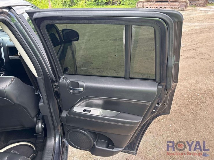 2015-jeep-compass-image-18