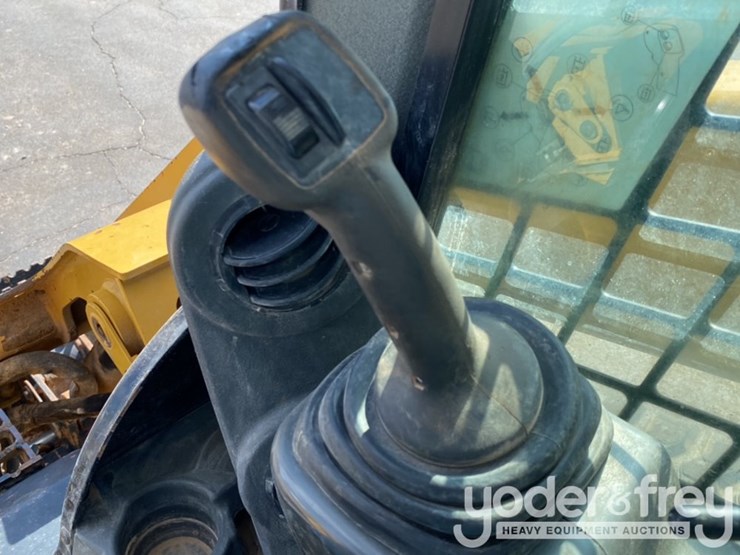 2014-caterpillar-299d-image-19