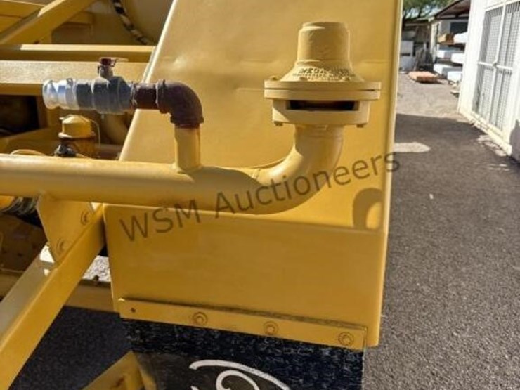 2007-caterpillar-613c-image-13