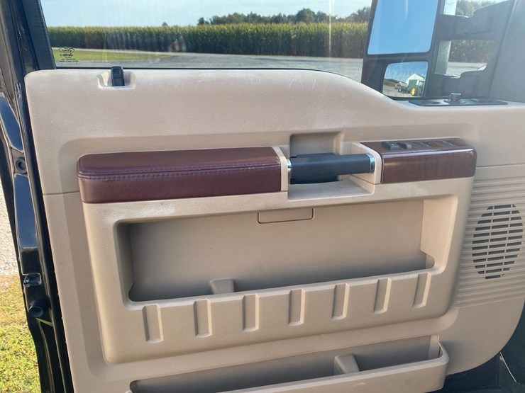2013-ford-f250-king-ranch-image-25