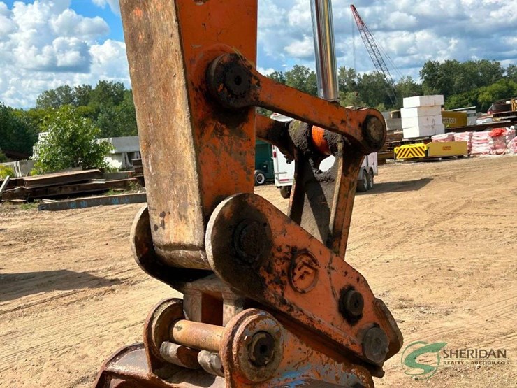 hitachi-ex200-lc-image-13