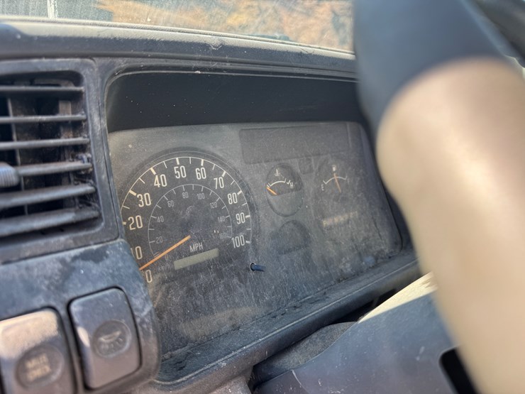 #3262-•-2002-chevy-c4500-box-truck-(has-wi-title)-(waukesha-wi)-image-29