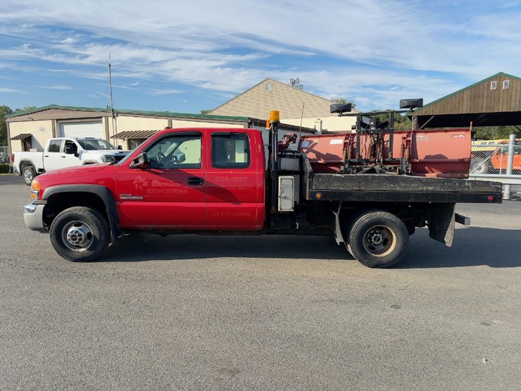 2004-gmc-3500-image-2