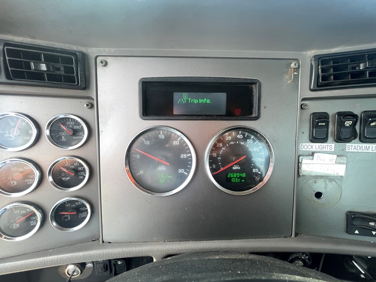 2013-kenworth-t370-image-65