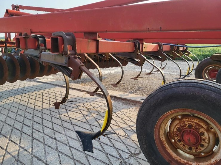 case-ih-4200-image-17