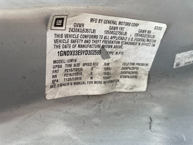 #8008-•-2000-chevy-venture-ls-van-(with-wi-title)-image-28