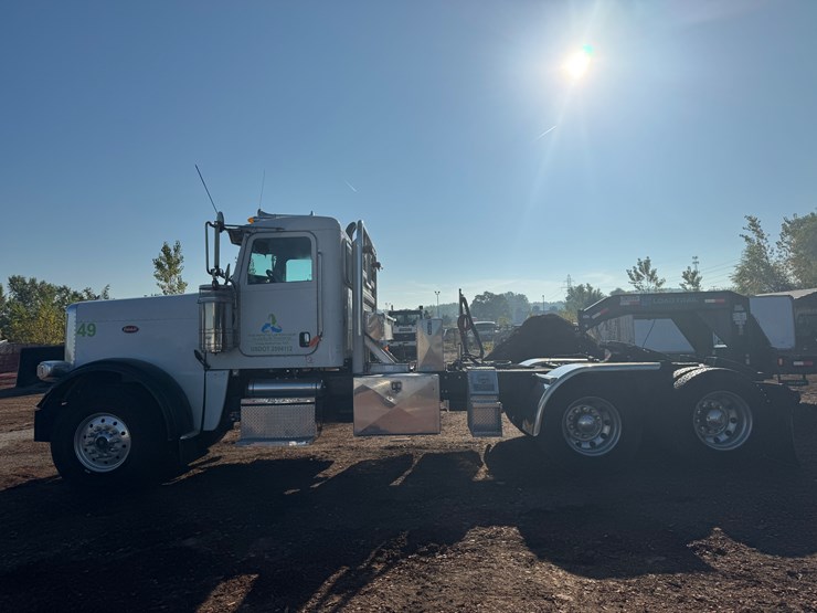 2013-peterbilt-389k-image-10