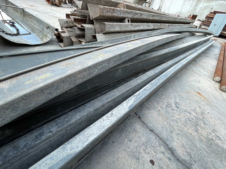 #1348-•-plastic-forms-image-3