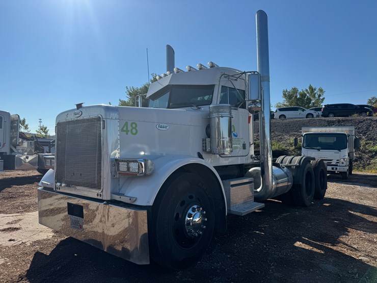 1999-peterbilt-378-image-1