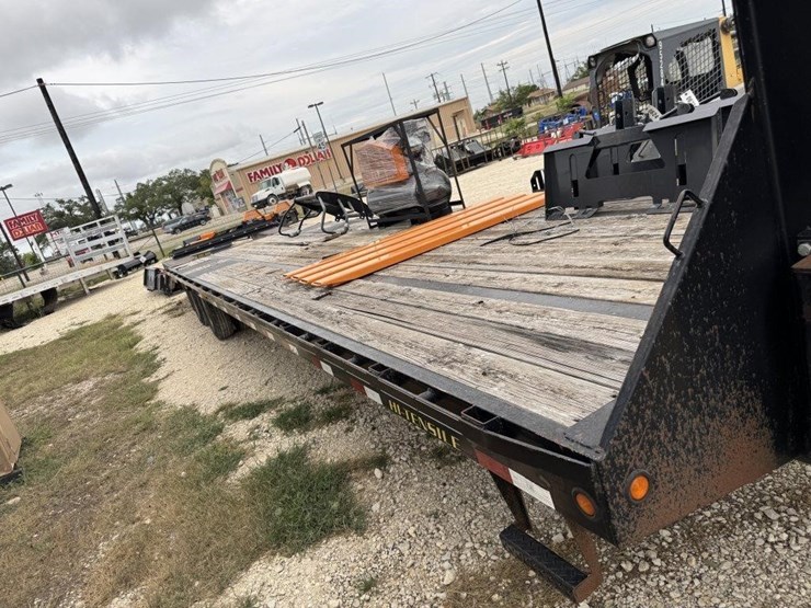 2013-big-tex-25gn-32'-plus-6'-dove-tail,-tandem-image-3