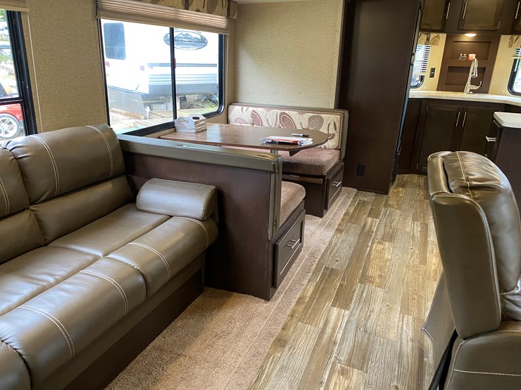 #3304-•-2016-cherokee-limited-274vfk-camper-(has-wi-title)-(three-lakes,-wi)-image-46
