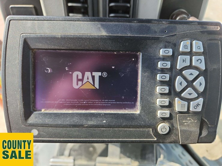 2015-caterpillar-160m-awd-image-23