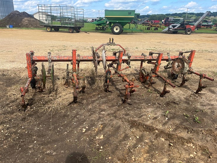 4-row-cultivator-image-3