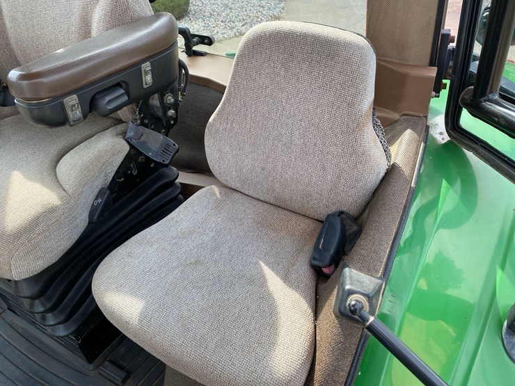2007-john-deere-8330-image-37