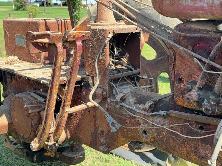 farmall-c-image-37