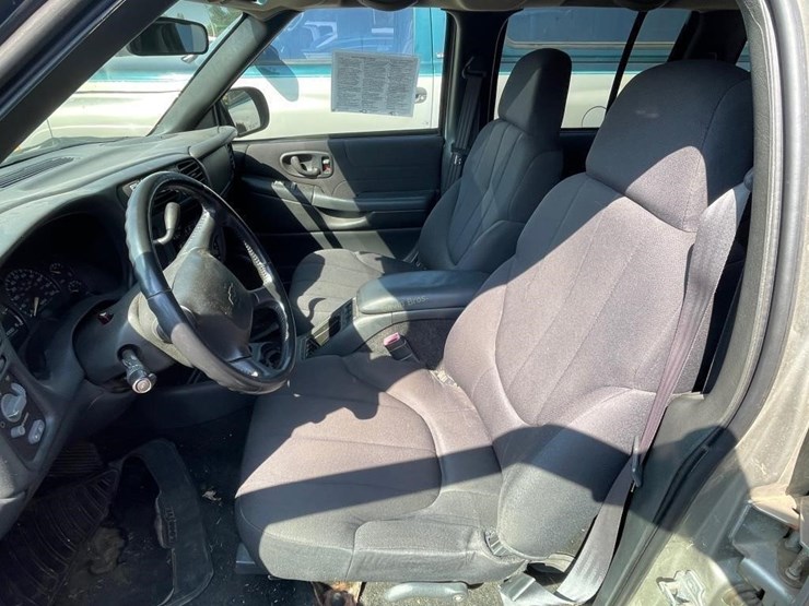2004-chevrolet-s10-image-14