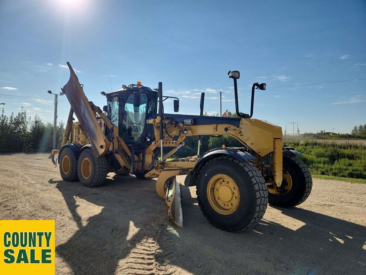 2020-caterpillar-150-awd-image-2