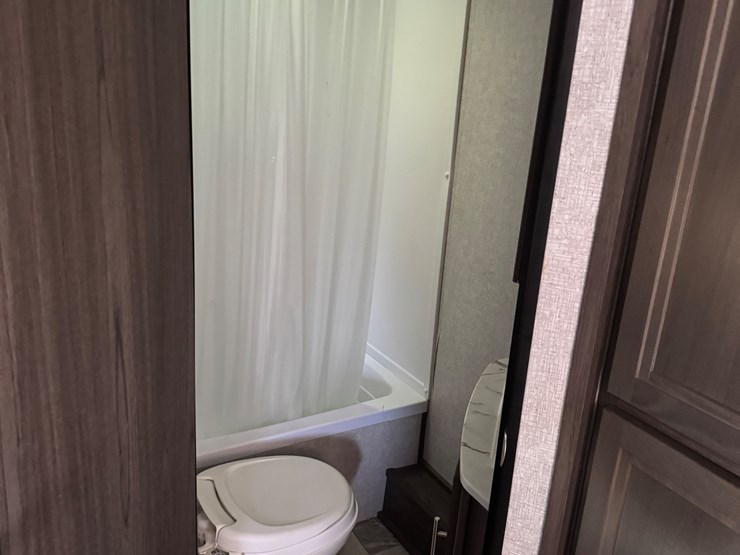 #3310-•-2021-kodiak-ultra-lite-227bh-camper-(no-title)-(waukesha,-wi)-image-36