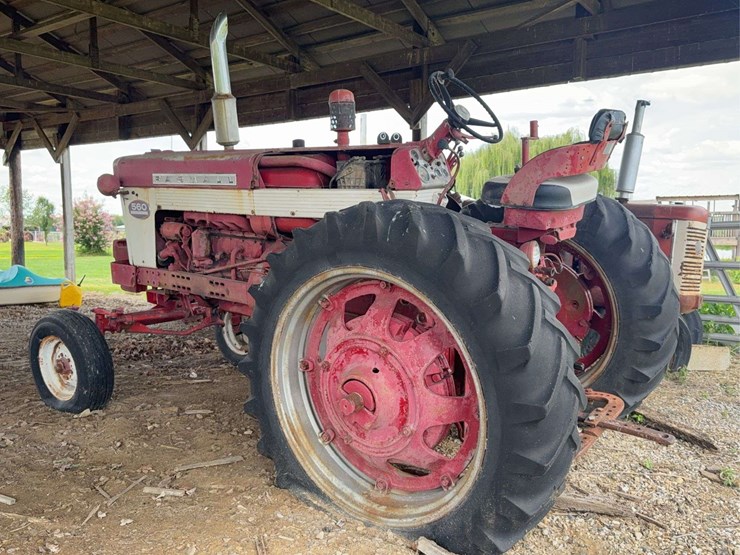farmall-560-image-3
