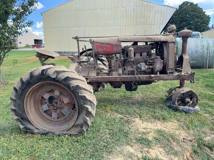 farmall-f-20-image-9